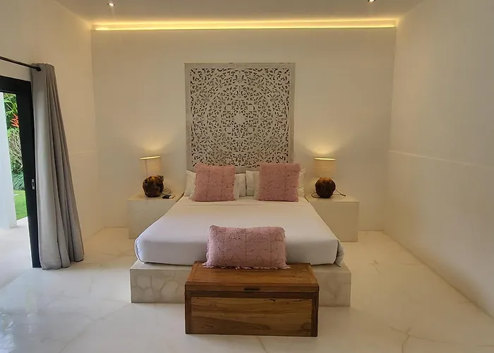 Noah By Is Simple Villa